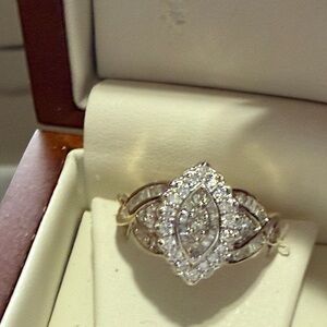 Elegant genuine yellow gold Diamond Ring